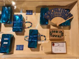 Produits boutique Othoniel Cosmos © O. Tresson / Avignon Tourisme